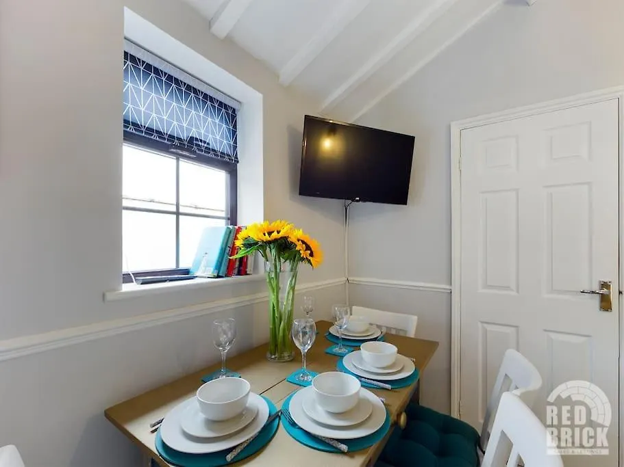 The Lodge At Pickford House Nec And B'Ham Airport, Coventry Apartment