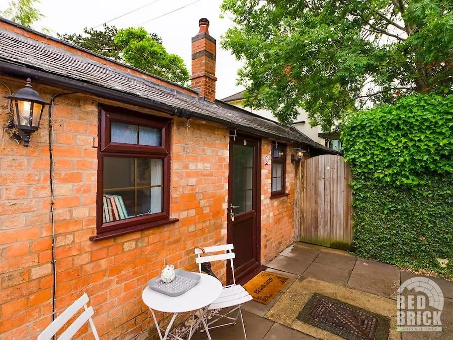 The Lodge At Pickford House Nec And B'Ham Airport, Coventry Apartment